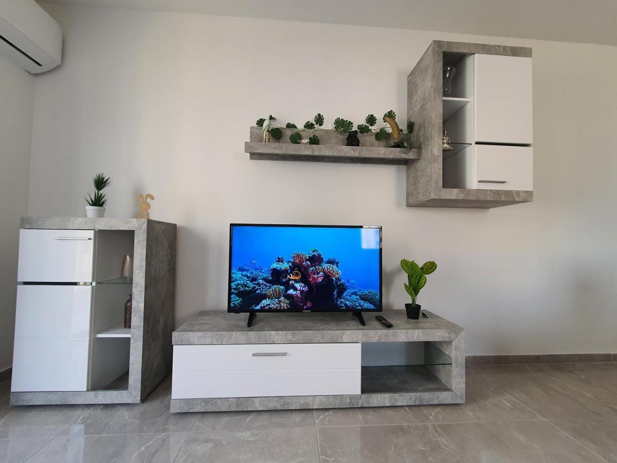 Pretty 2 Bedroom Apartment With Shared Pool เซนต์พอลส์เบย์ ภายนอก รูปภาพ