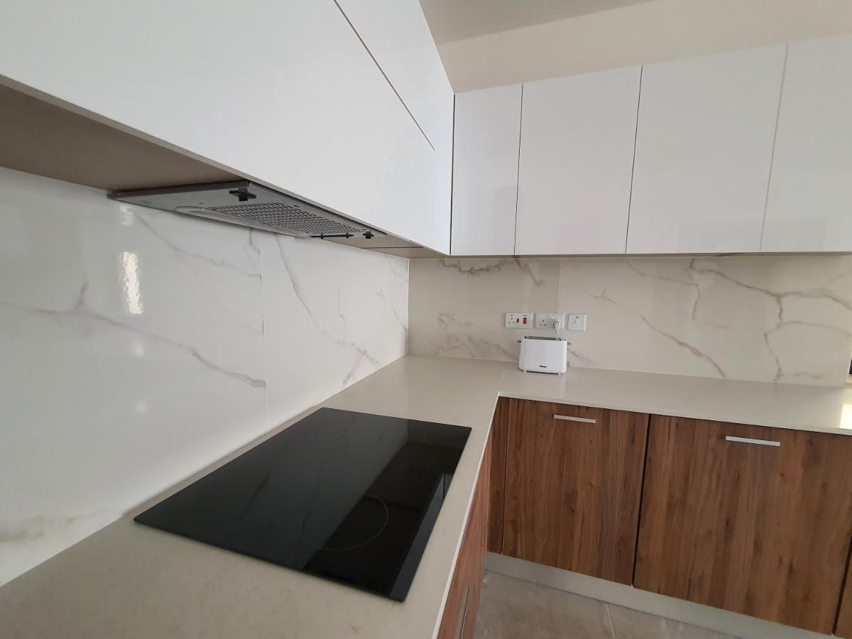 Pretty 2 Bedroom Apartment With Shared Pool เซนต์พอลส์เบย์ ภายนอก รูปภาพ